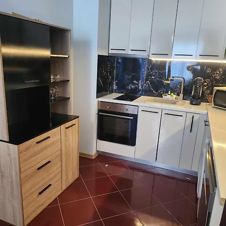 на център Apartament *