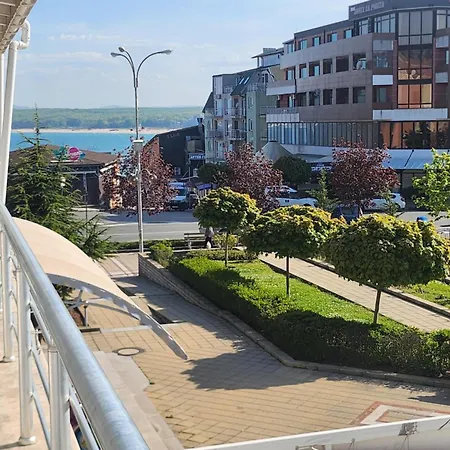 на център * 普里莫尔斯科